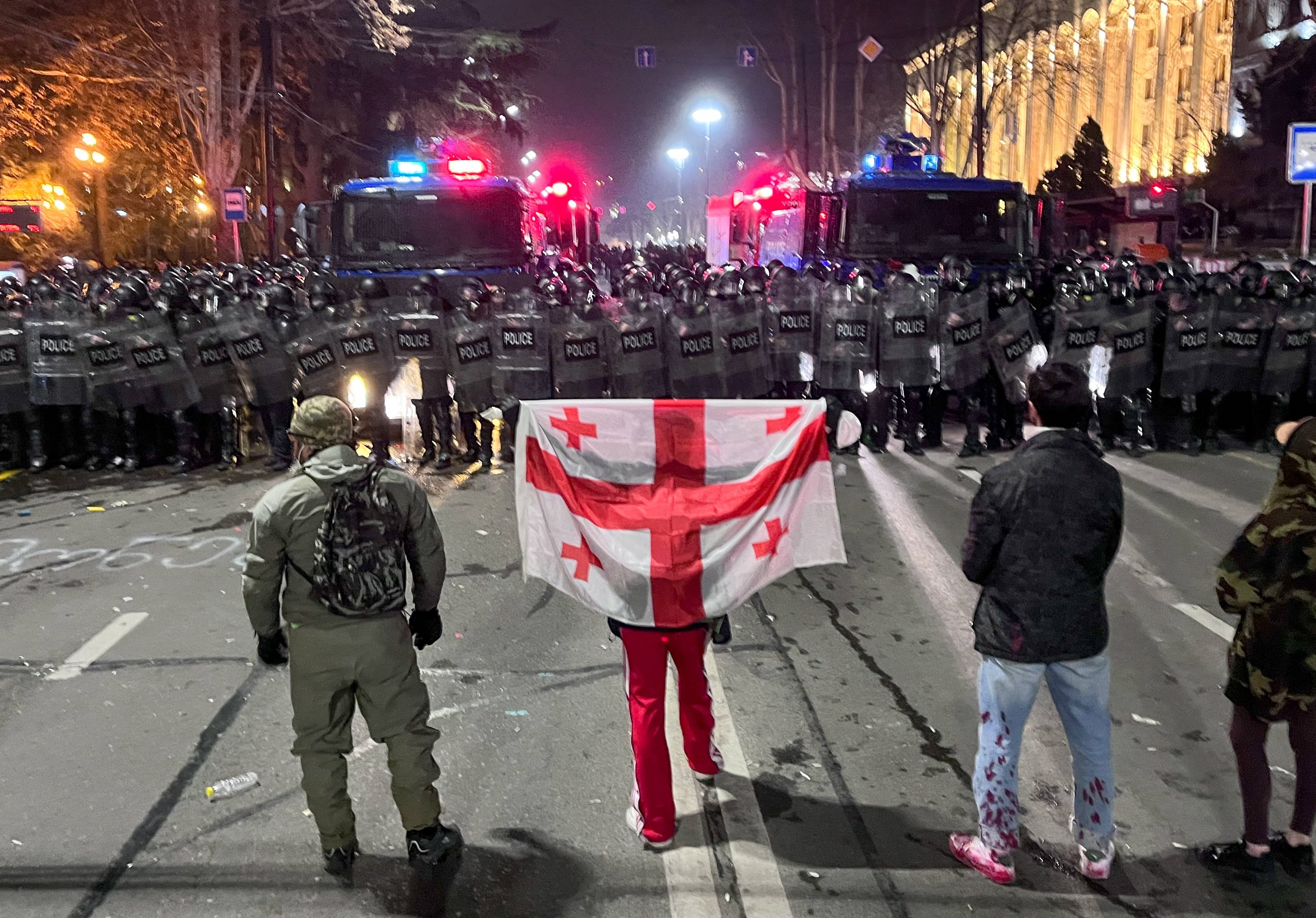 Aufstand in Georgien! Droht Putins nächster Marionette der Sturz - prorussischer Staatschef vor dem Fall!