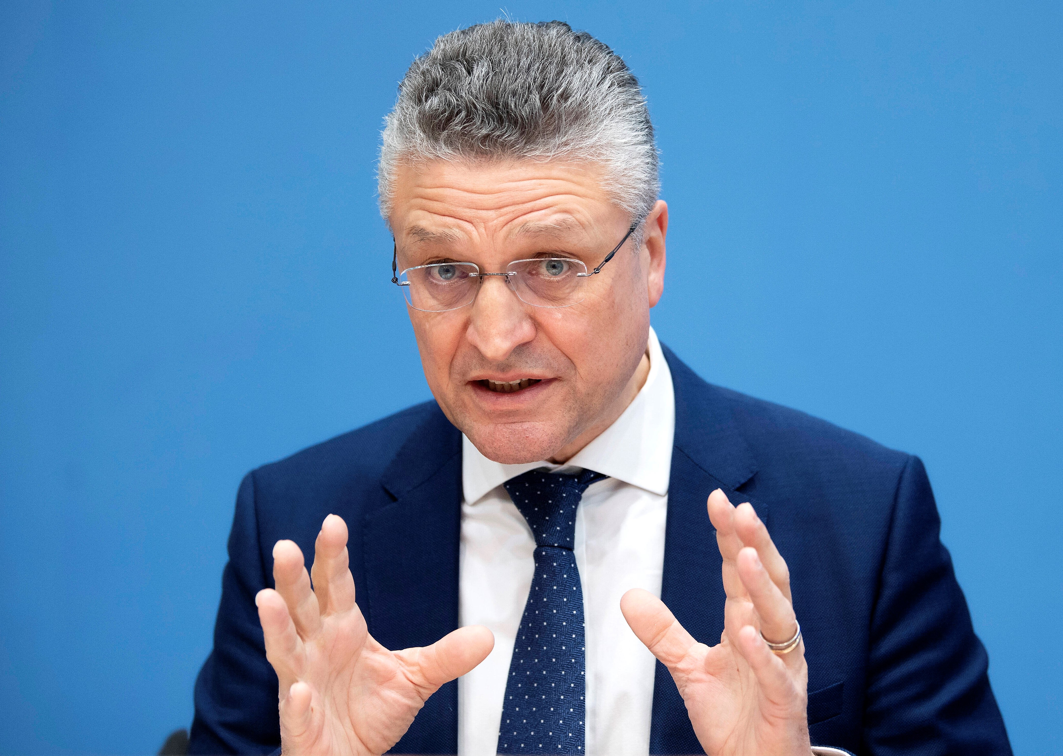 Corona-Explosion! 20.000 Neuinfektionen in kürzester Zeit! Immer mehr Menschen infiziert - Krankenhausaufenthalte steigen!