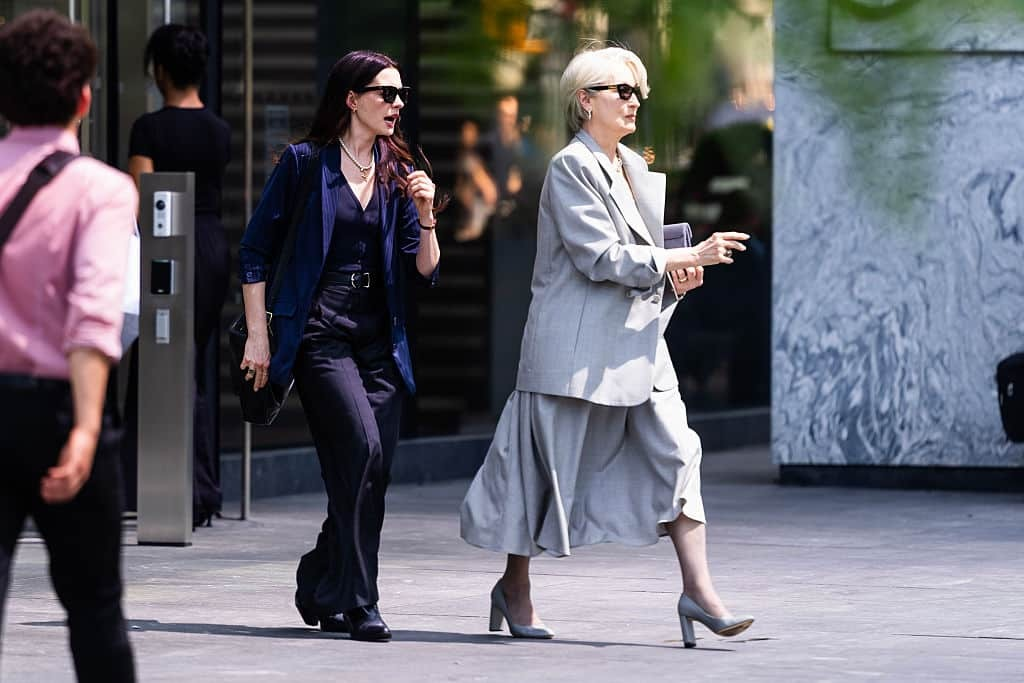 Welke bekende gezichten verschijnen (en verdwijnen) in The Devil Wears Prada 2?