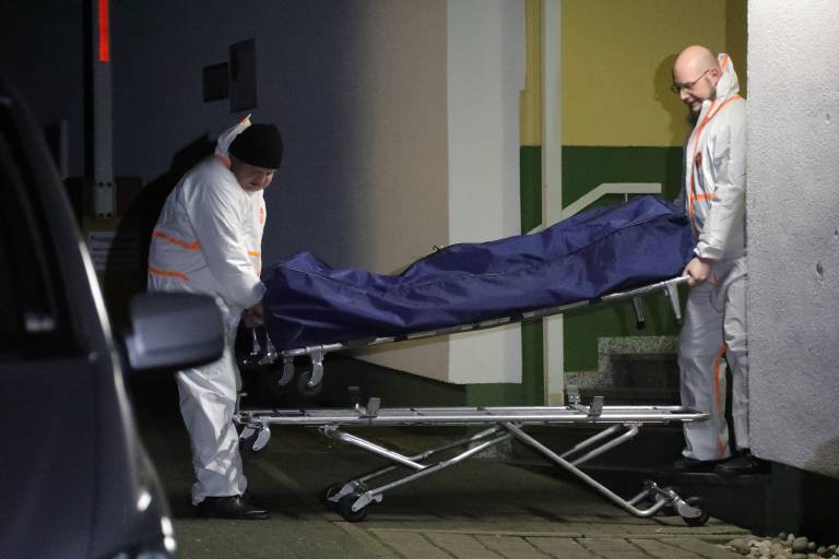 Mysteriöser Leichenfund in Hamburg - 2 Todesopfer in einer Wohnung gefunden