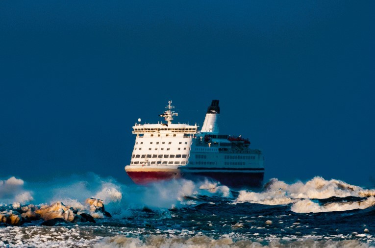 Riesige Welle trifft deutsches Kreuzfahrtschiff - “Mein Schiff 3“! Schwerer Zwischenfall auf See!