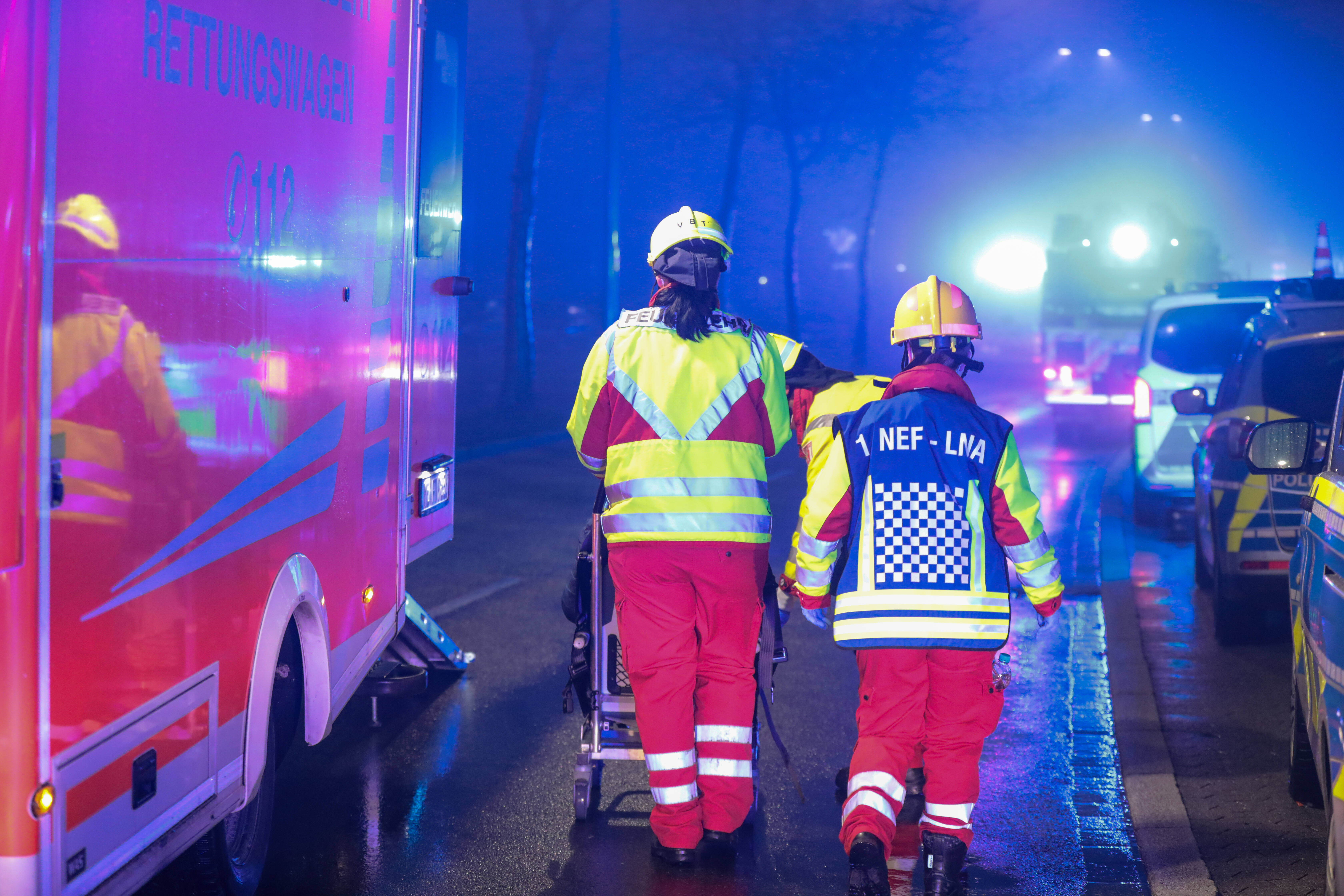 Tödlicher Unfall - Mann in Fahrstuhl eingeklemmt! Älterer Mann hatte keine Überlebenschance!