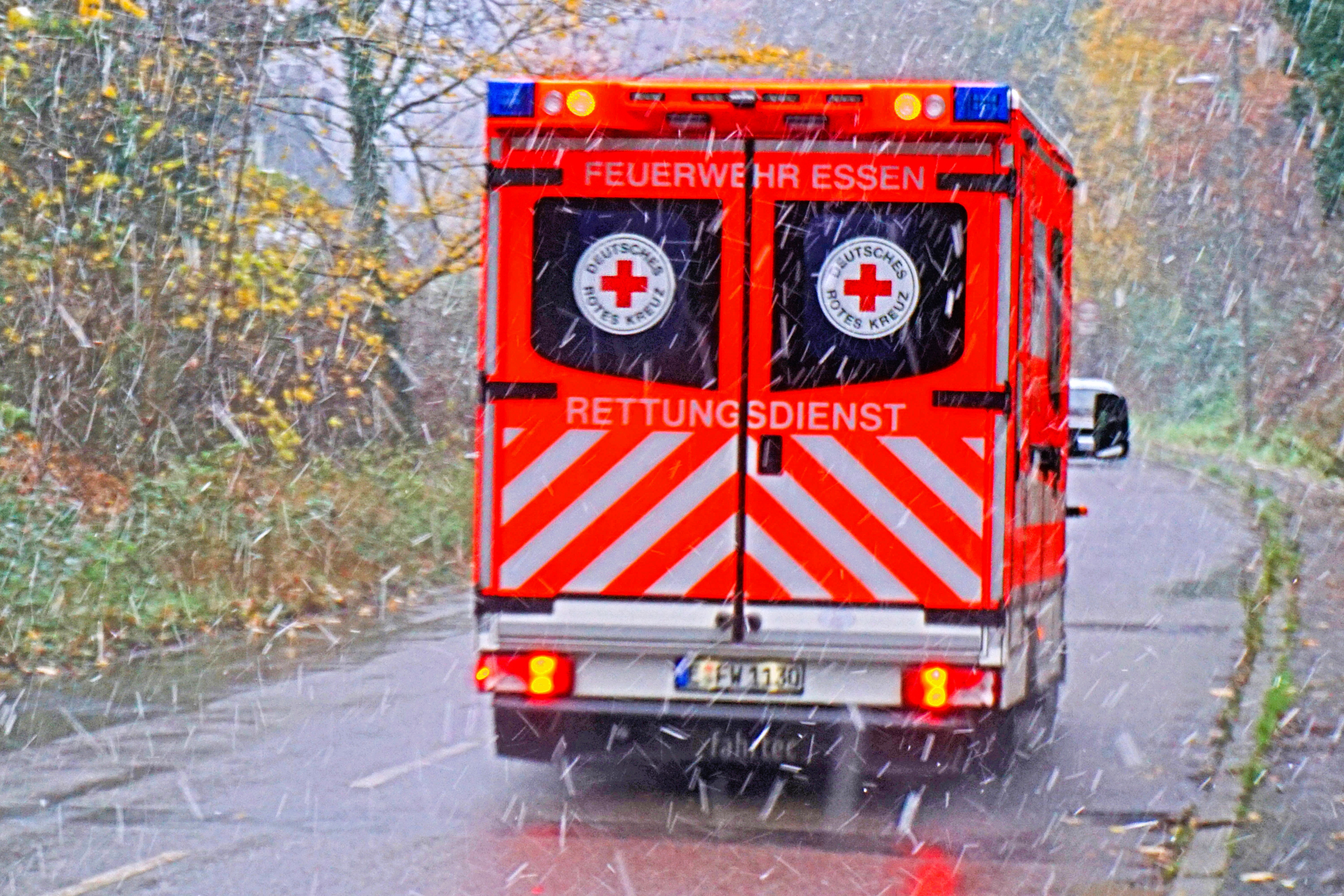 Brand im Krankenhaus - 90-jährige Frau stirbt bei Rettungsversuch! 4 weitere Menschen verletzt!