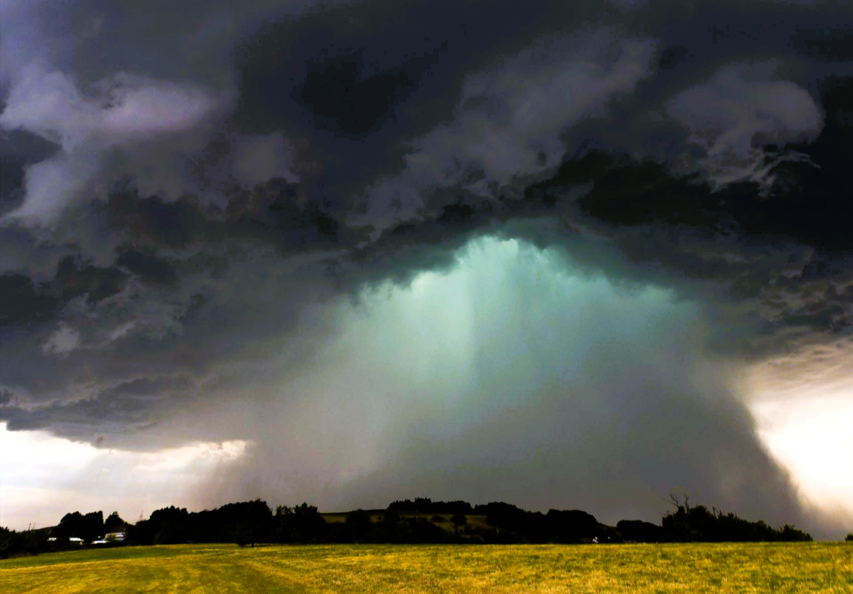 Tornado-Warnung! Urlauber aufgepasst! In diesen europäischen Urlaubsregionen drohen Unwetter und Gewitter