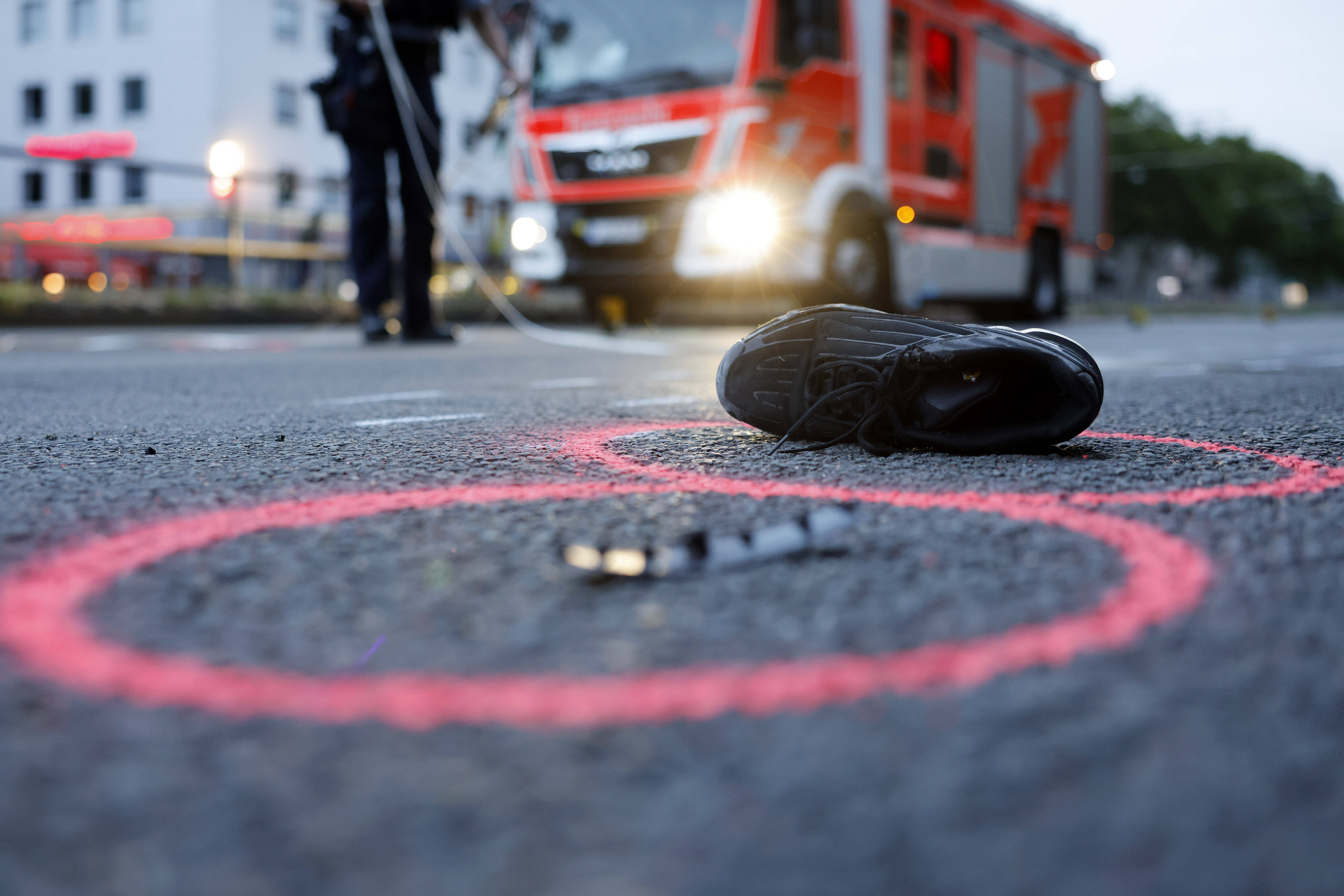 Familie verunglückt auf Bundesstraße! 4 Personen, darunter Kinder, zum Teil schwer verletzt