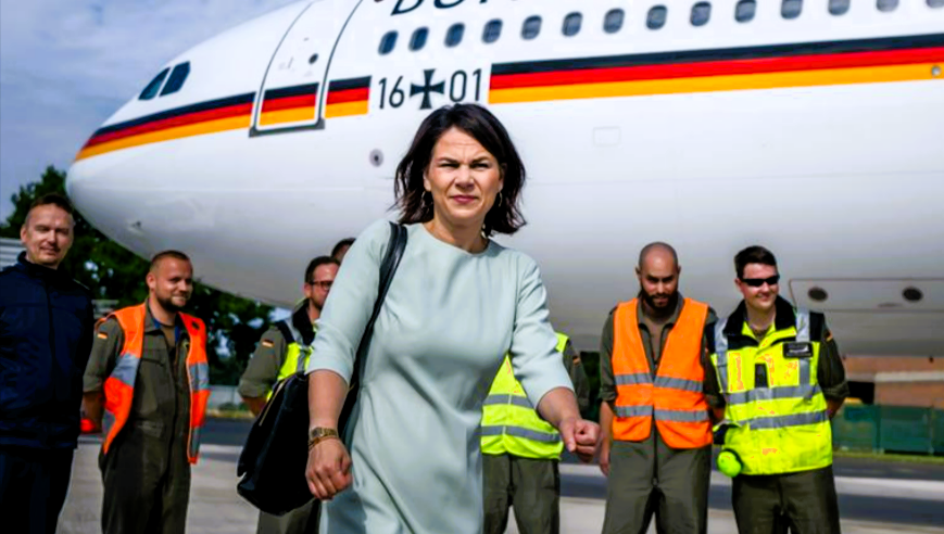 Annalena Baerbock von Russendrohne verfolgt! Frontbesuch in der Ukraine wird lebensbedrohlich!