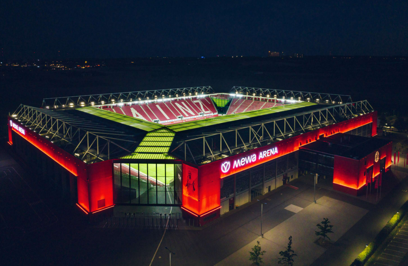 Eilmeldung! Bombe an Bundesliga-Stadion entdeckt!